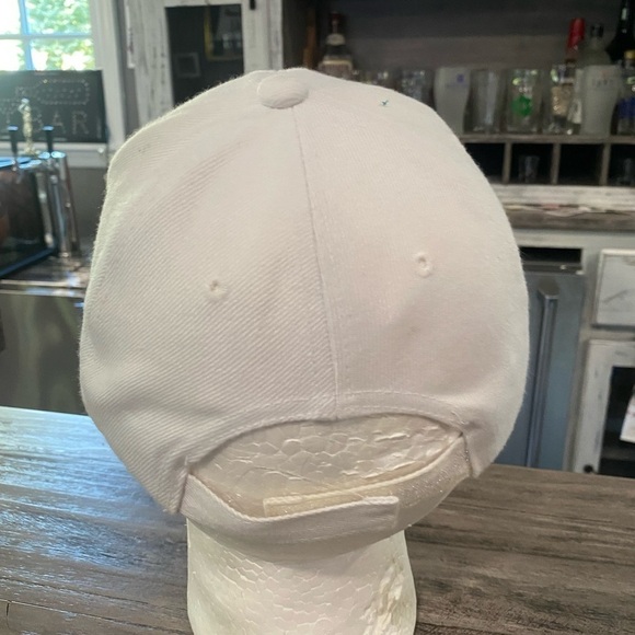 Cleveland Cavaliers 2016 NBA Champions Hat - Picture 5 of 6